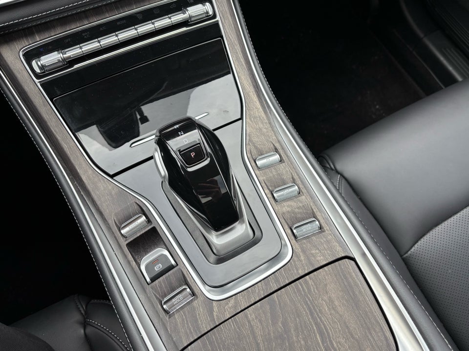 Navor E5 1,5 PHEV Rock 5d