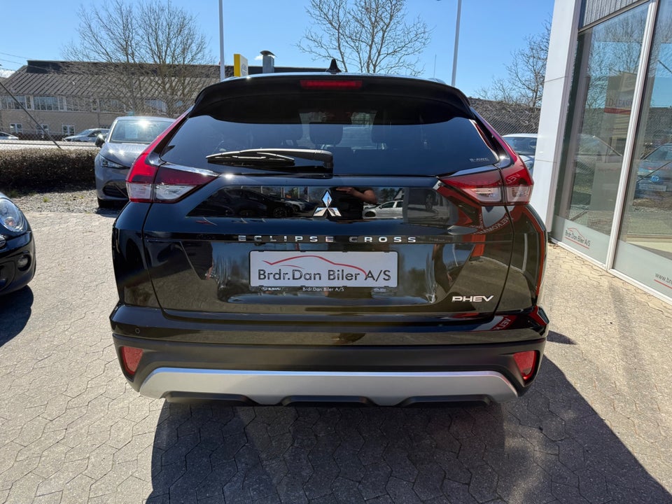 Mitsubishi Eclipse Cross 2,4 PHEV Intense CVT 4WD 5d