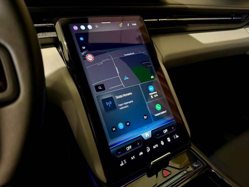 Ford Explorer 77 Premium Extended Range 5d