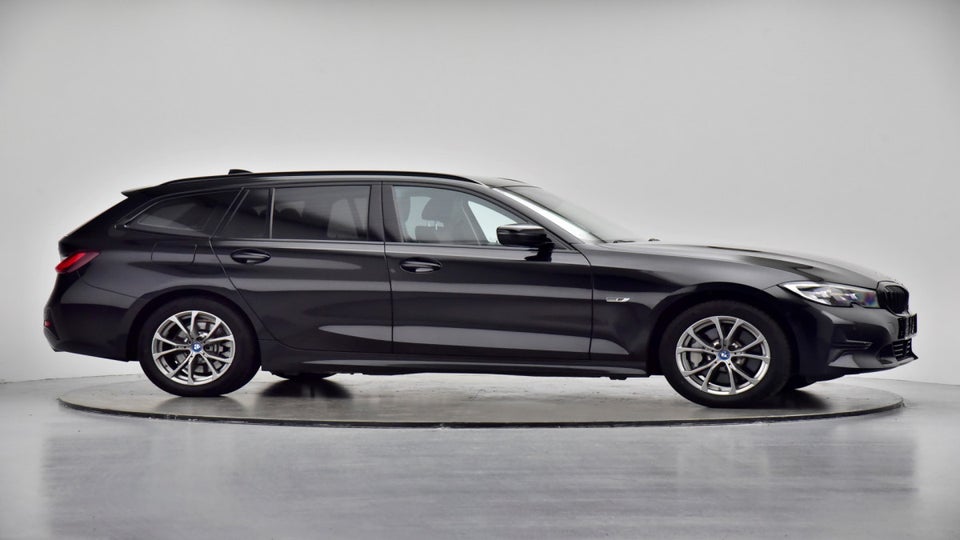 BMW 330e 2,0 Touring Sport Line aut. 5d