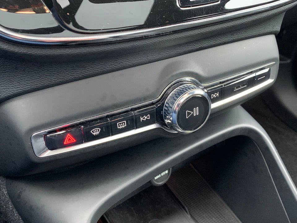 Volvo XC40 ReCharge Twin Ultimate 5d