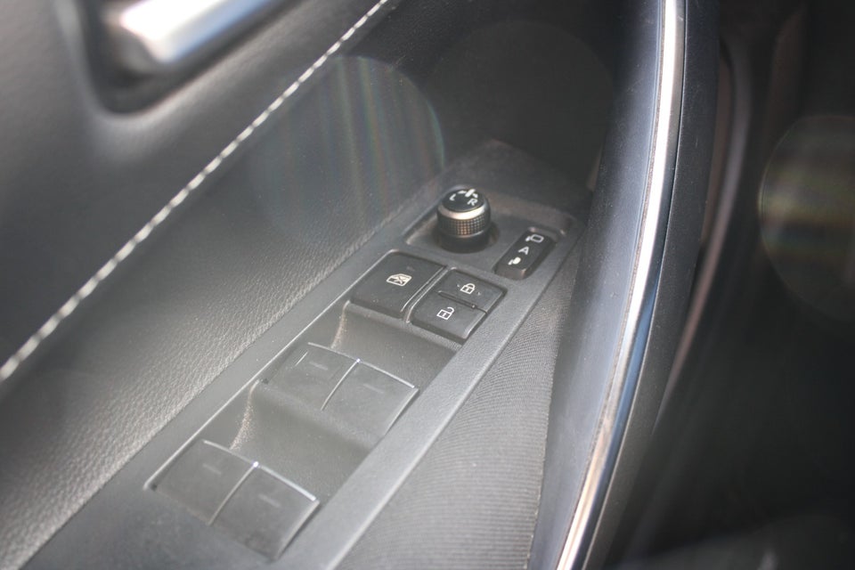 Suzuki Swace 1,8 HEV Active White stc. e-CVT 5d