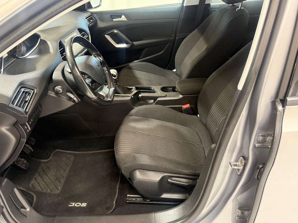 Peugeot 308 1,6 BlueHDi 120 Active 5d