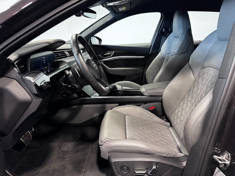 Audi Q8 e-tron 55 Advanced S-line quattro 5d