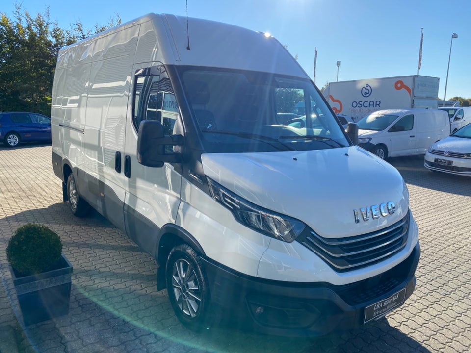 Iveco Daily 3,0 35C18 13,4m³ Van AG8