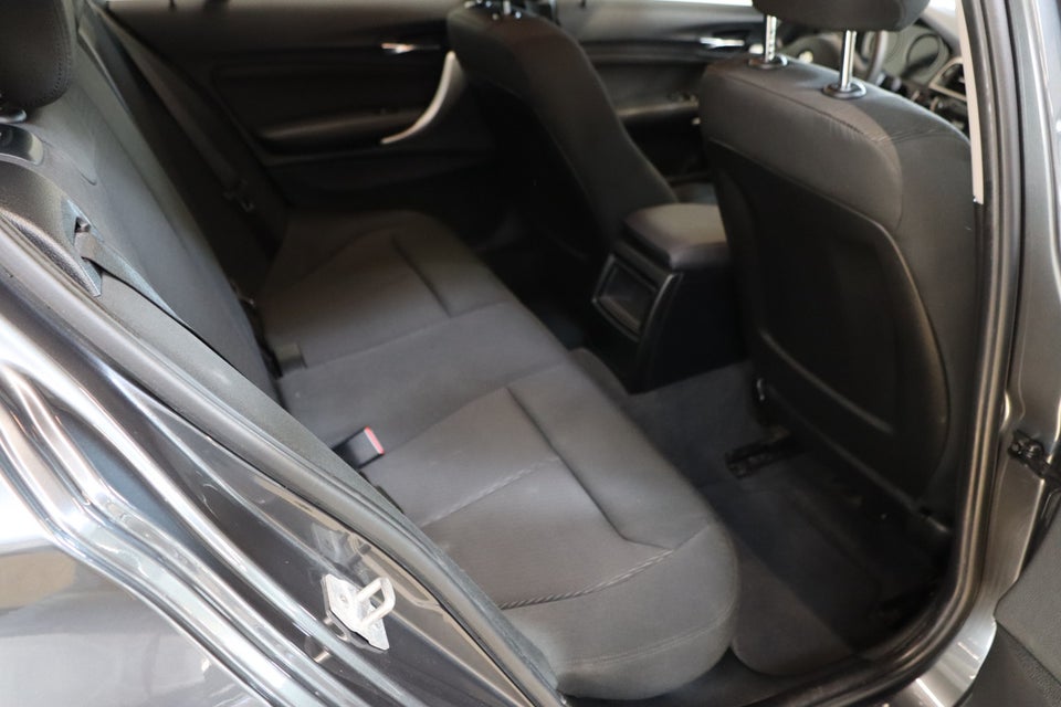 BMW 118i 1,5 Advantage aut. 5d