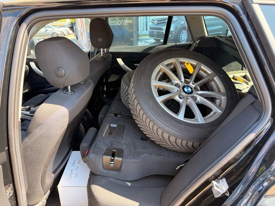 BMW 320i 2,0 Touring aut. 5d