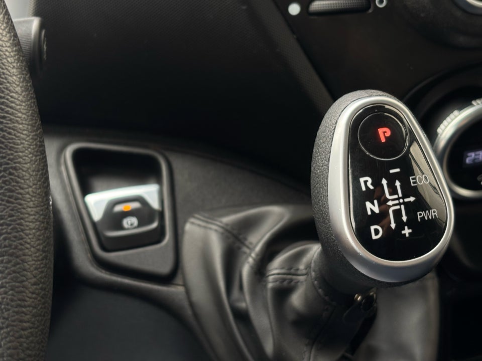 Iveco Daily 3,0 35S18 4100mm Box m/lift AG8