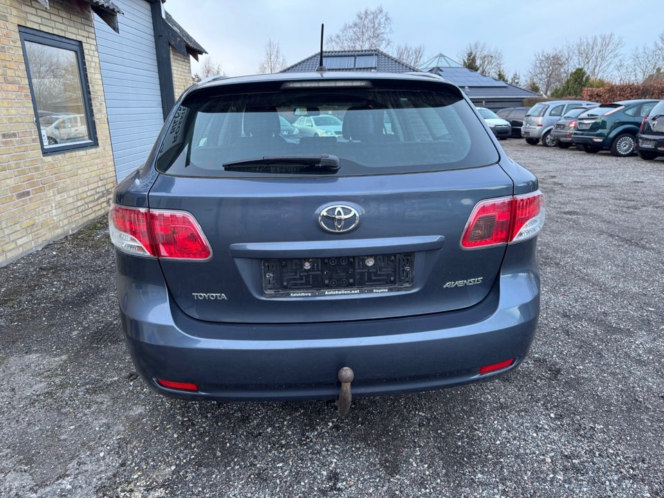 Toyota Avensis 1,8 VVT-i T2 stc. 5d