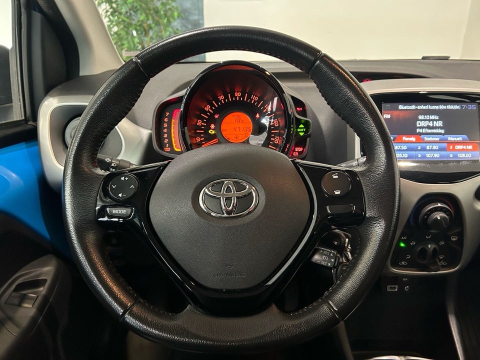 Toyota Aygo 1,0 VVT-i x-play x-touch 5d