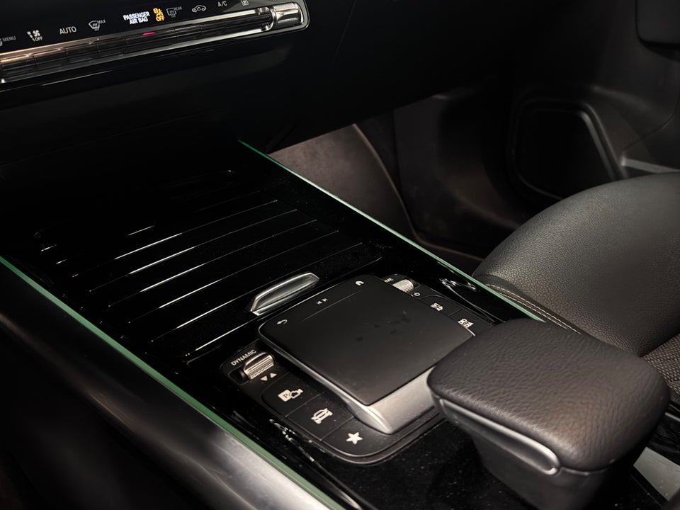 Mercedes EQA350 4Matic 5d
