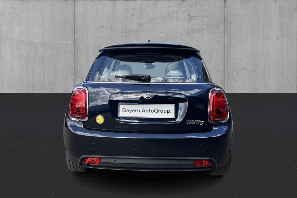 MINI Cooper SE Classic Trim 3d