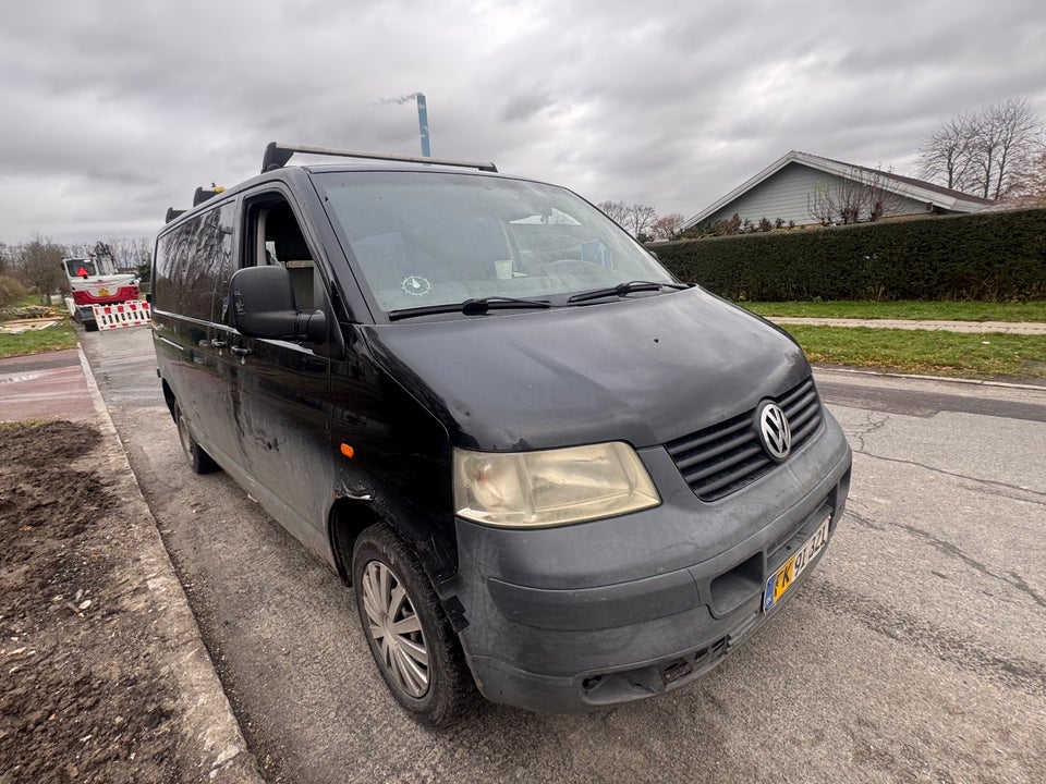 VW Transporter 2,5 TDi 130 Kassevogn lang 4d