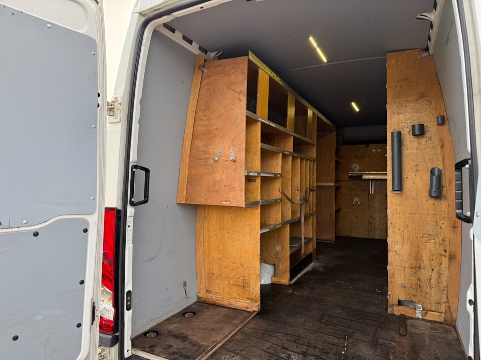 Iveco Daily 3,0 35C21 19,6m³ Van AG8