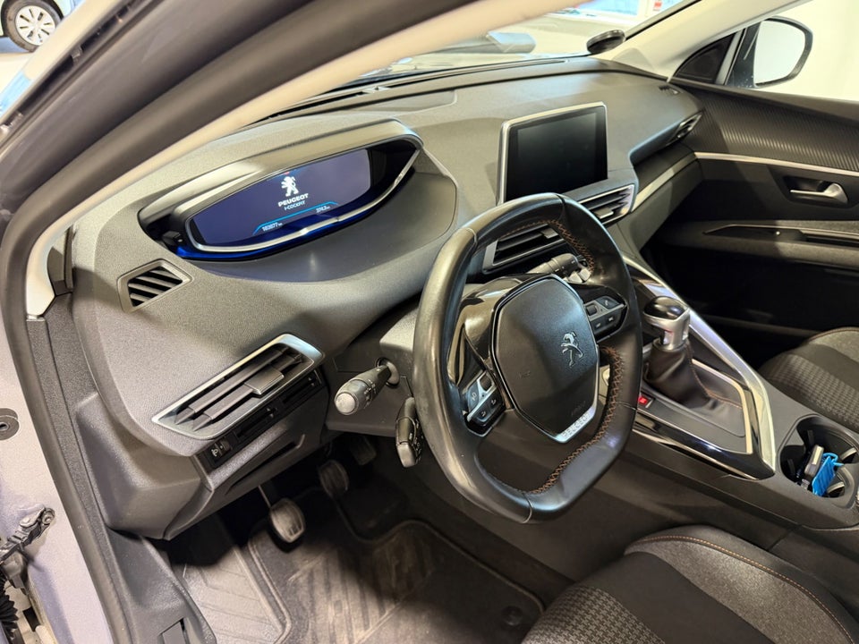 Peugeot 3008 1,2 e-THP 130 Active 5d