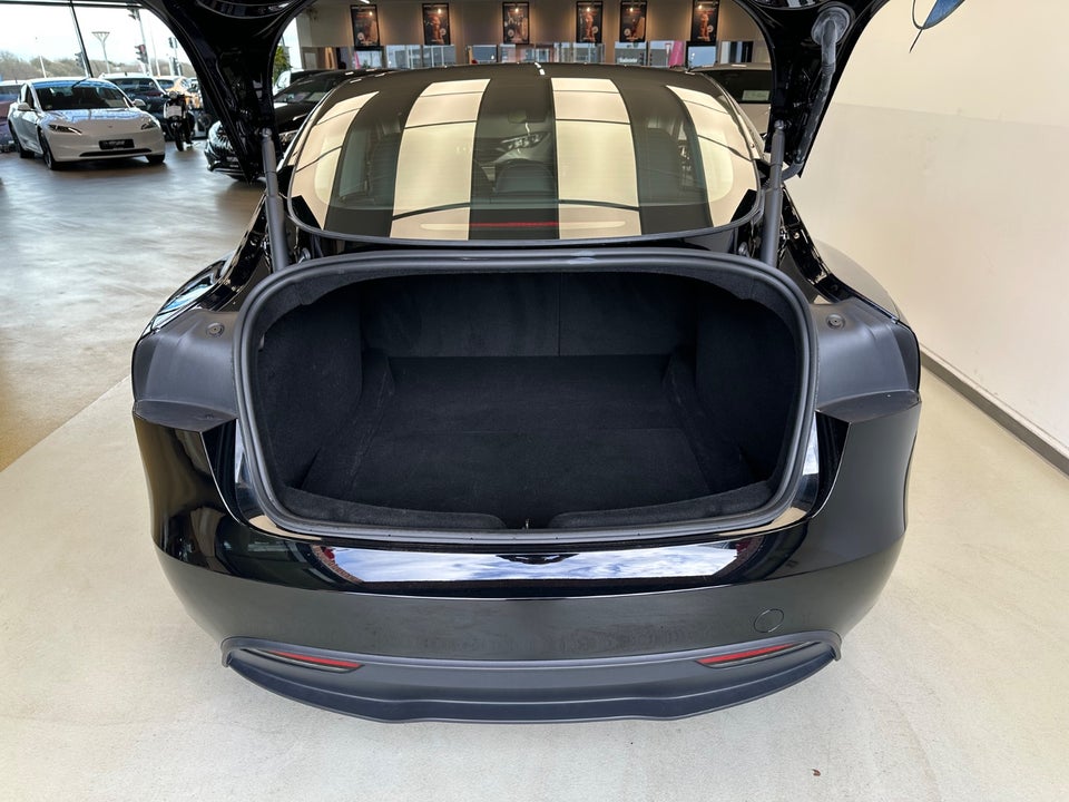 Tesla Model 3 RWD 4d