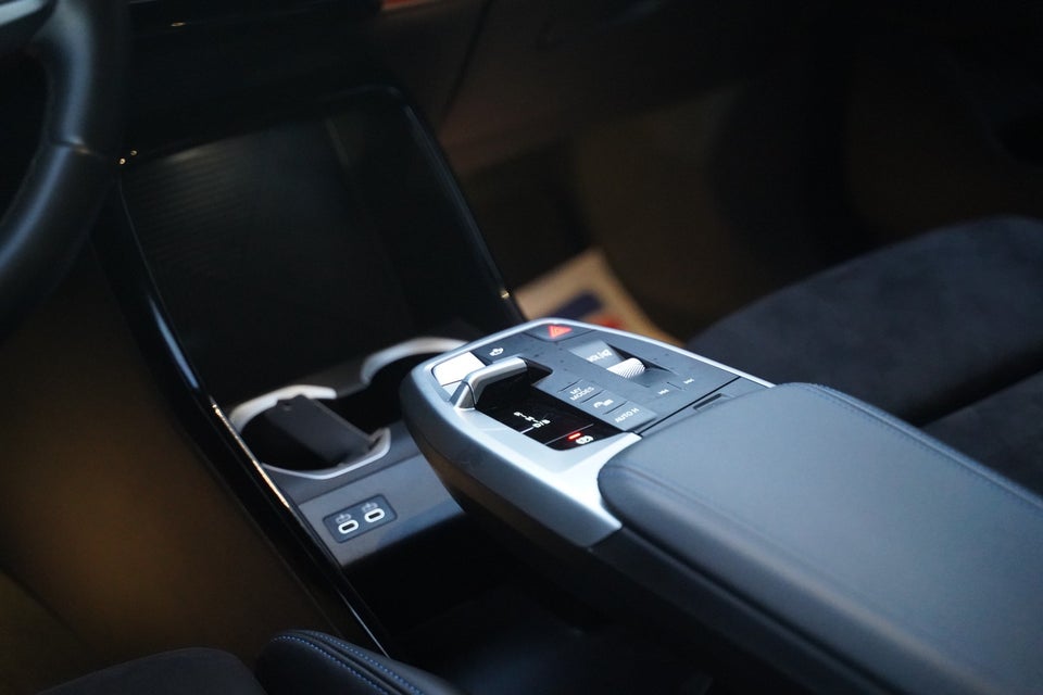 BMW iX2 eDrive20 M-Sport 5d