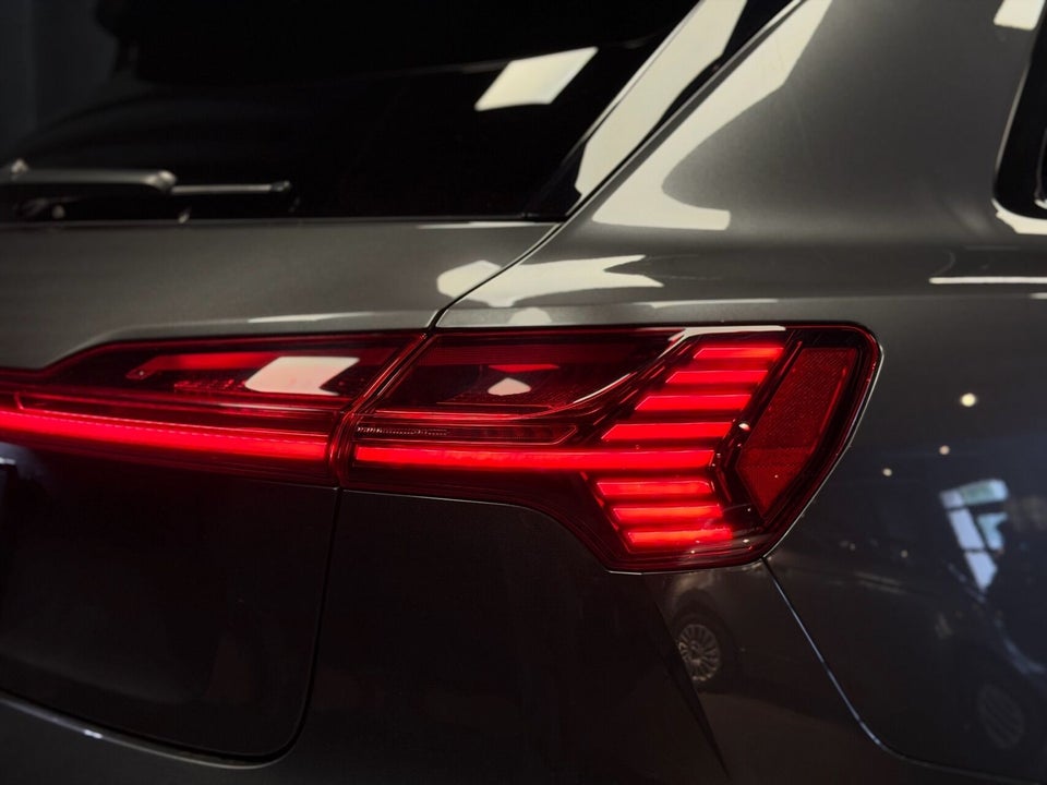 Audi e-tron S quattro 5d