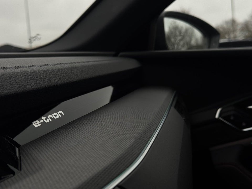 Audi Q8 e-tron 55 S-line Sportback quattro 5d