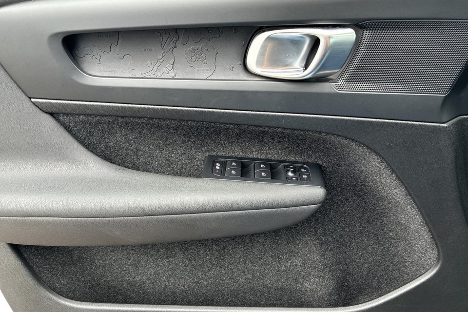 Volvo XC40 ReCharge Extended Range Core 5d