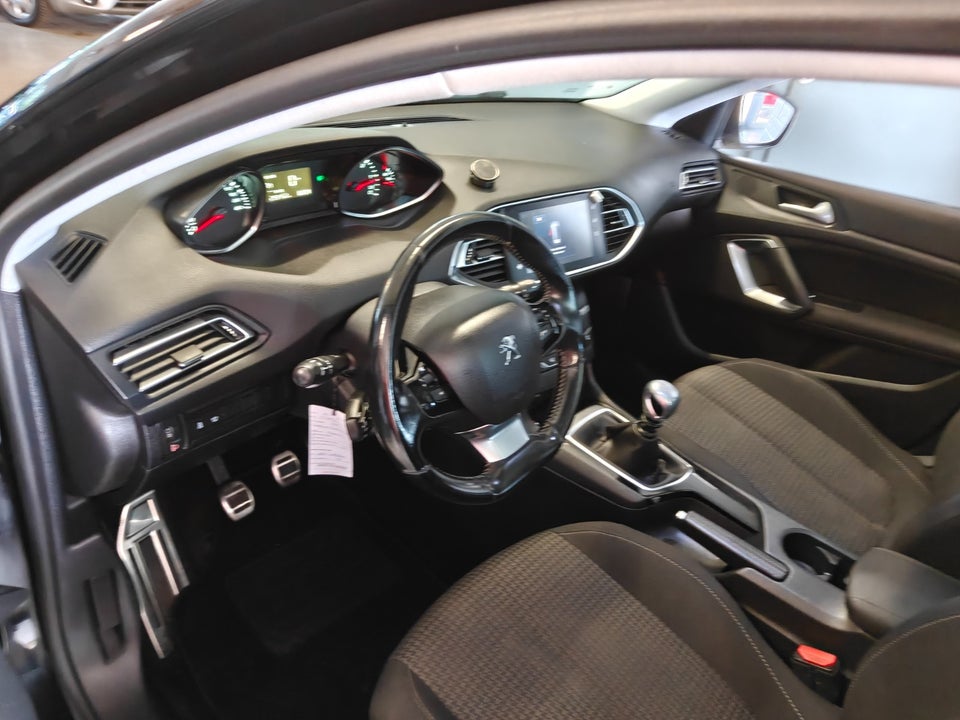 Peugeot 308 1,6 BlueHDi 120 Style Limited SW 5d