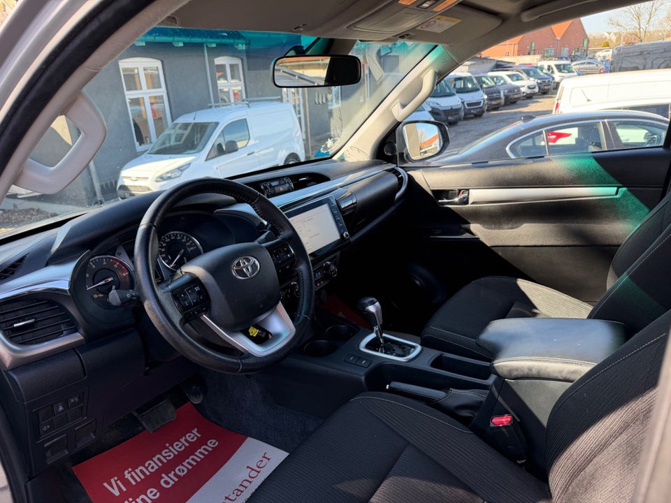 Toyota HiLux 2,8 D T3 Ex.Kab aut. 4d