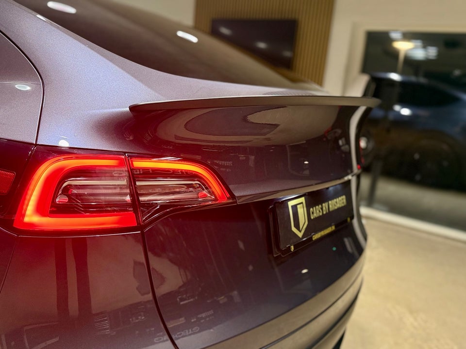 Tesla Model Y Long Range AWD 5d