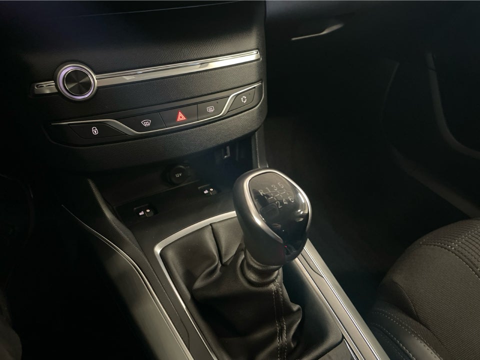 Peugeot 308 1,5 BlueHDi 130 Allure Grand SW 5d