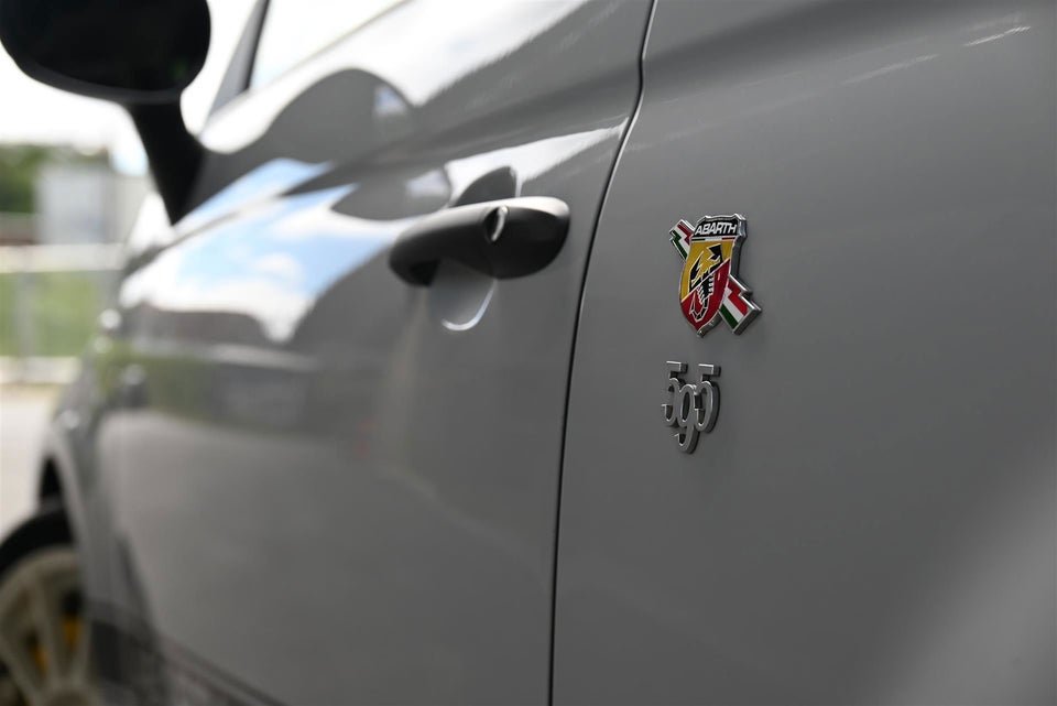 Abarth 595 1,4 T-Jet 180 Competizione aut. 3d