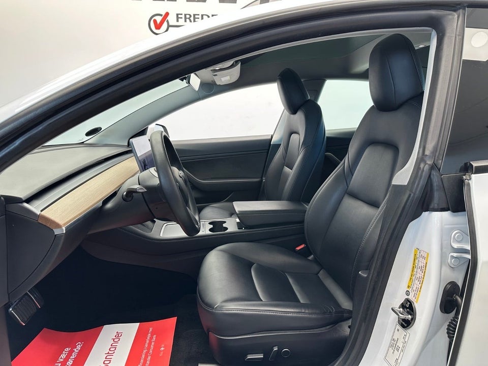 Tesla Model 3 Long Range AWD 4d