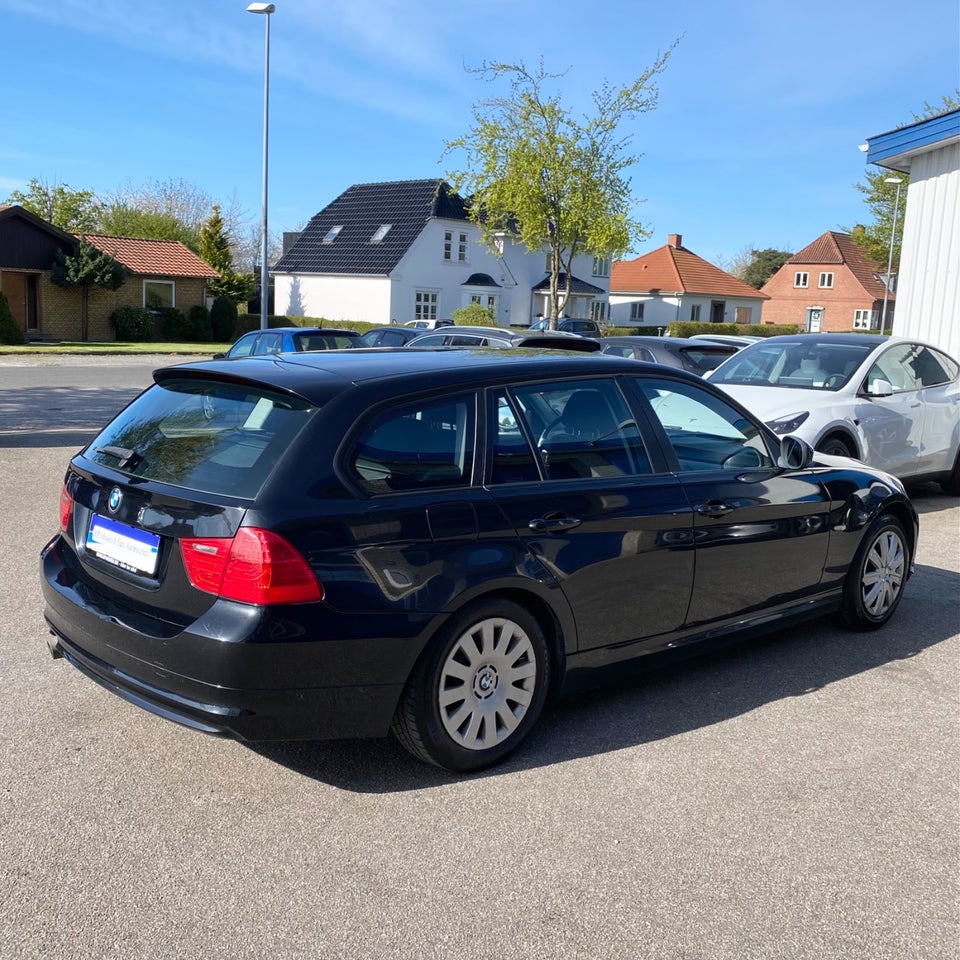 BMW 320d 2,0 Touring 5d