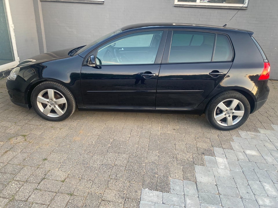 VW Golf V 1,6 GT Sport 5d