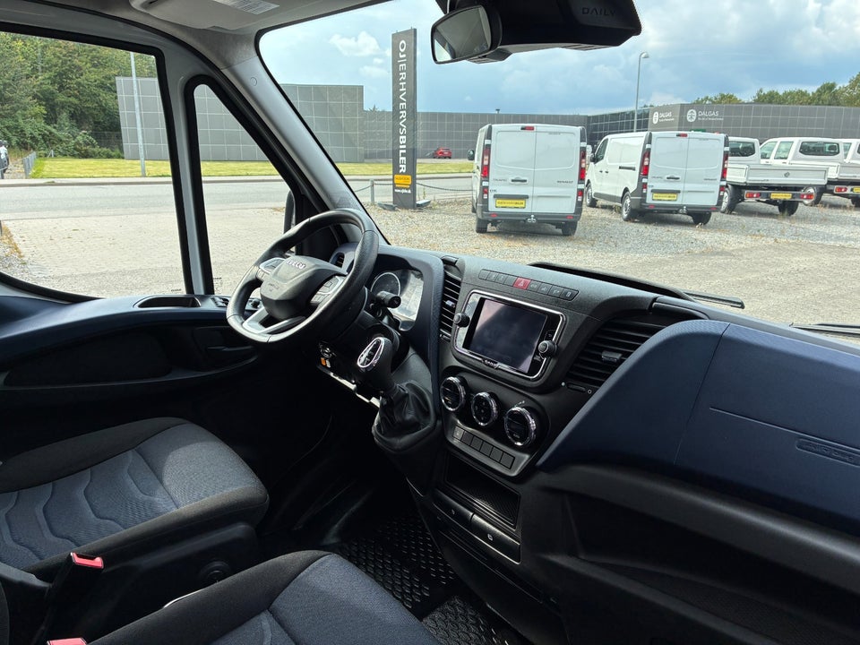 Iveco Daily 3,0 35C18 Db.Kab AG8 4d