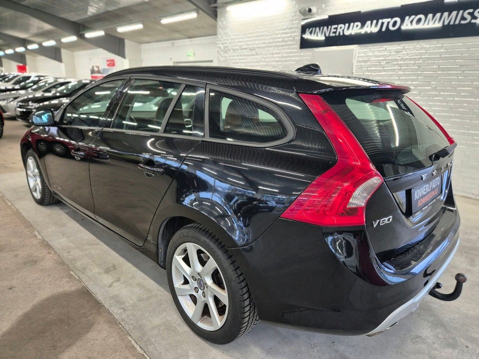 Volvo V60 1,6 D2 115 Kinetic aut. 5d