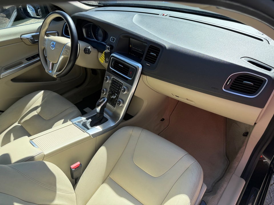 Volvo V60 2,0 D4 190 Momentum aut. 5d