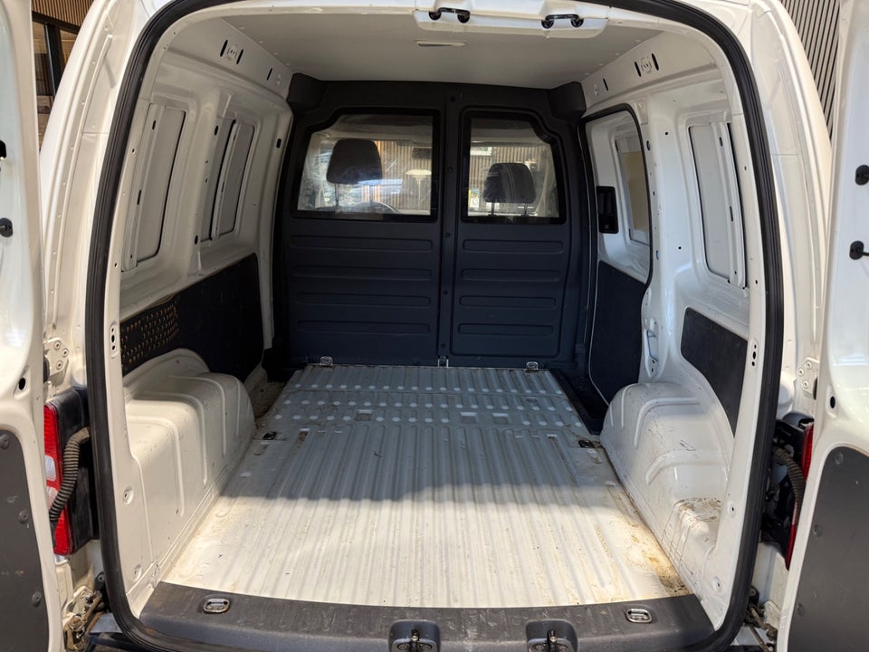 VW Caddy 1,6 TDi 75 BMT Van 4d