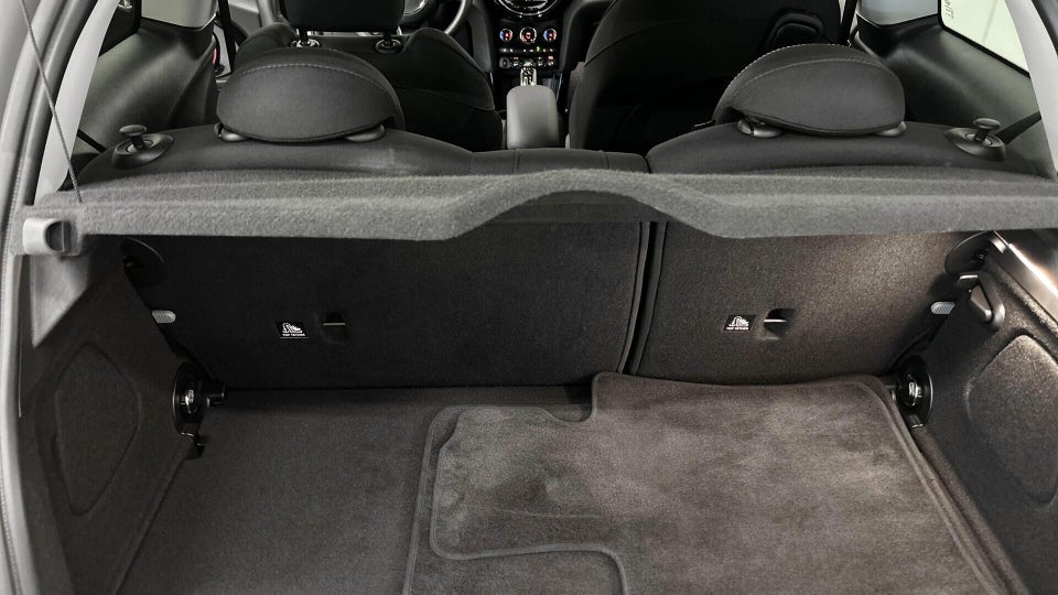 MINI Cooper SE Essential 3d