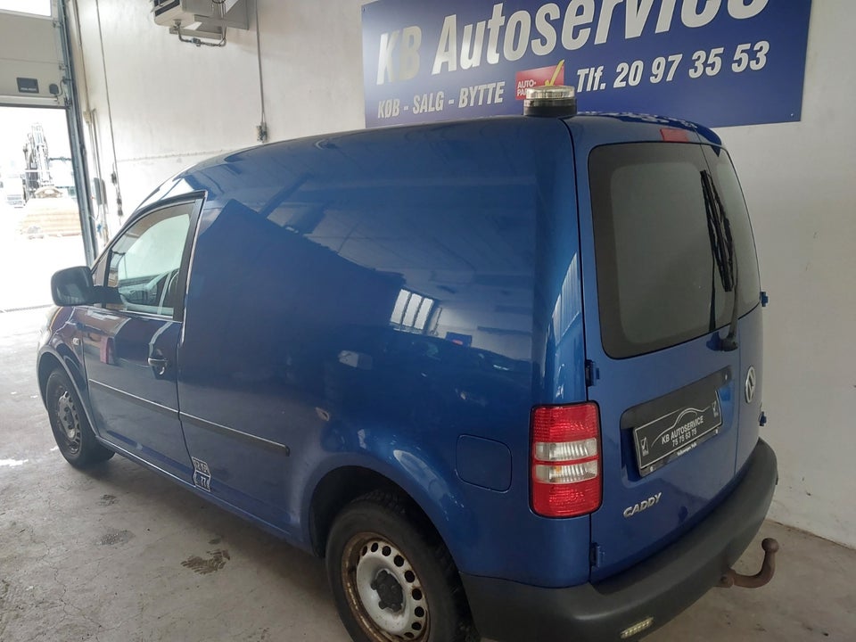 VW Caddy 1,6 TDi 102 BMT Van 5d