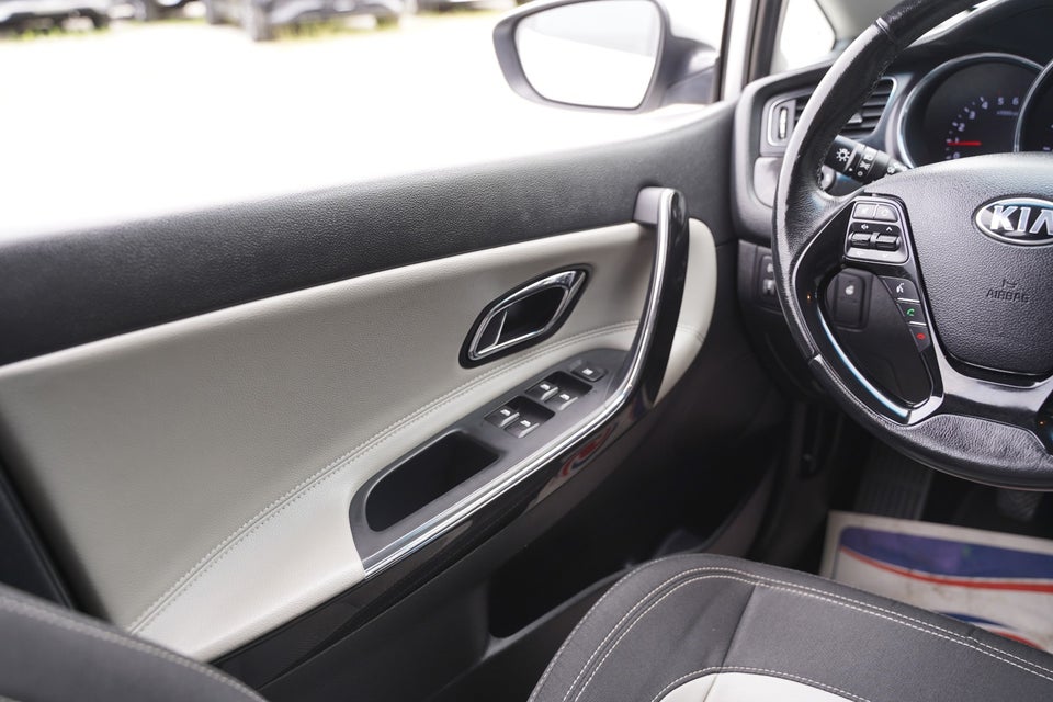 Kia Ceed 1,6 CRDi 128 World Cup SW 5d
