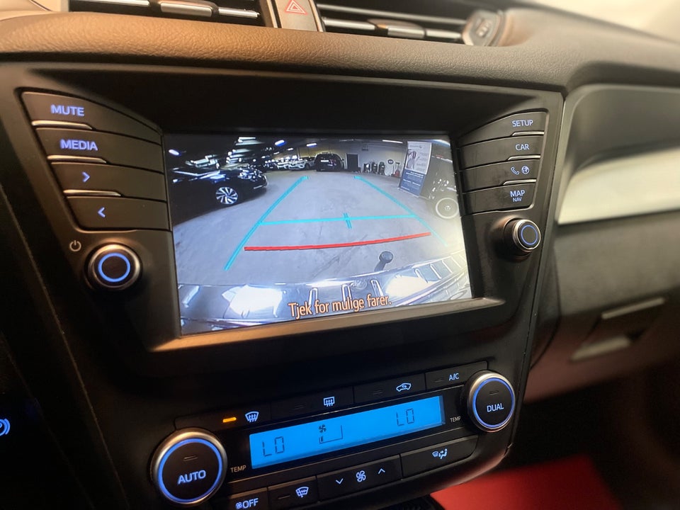 Toyota Avensis 1,8 VVT-i T2 Premium Touring Sports 5d