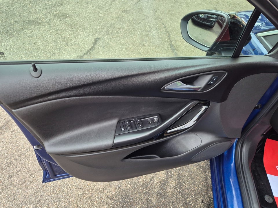 Opel Astra 1,2 T 110 Elegance Sports Tourer 5d