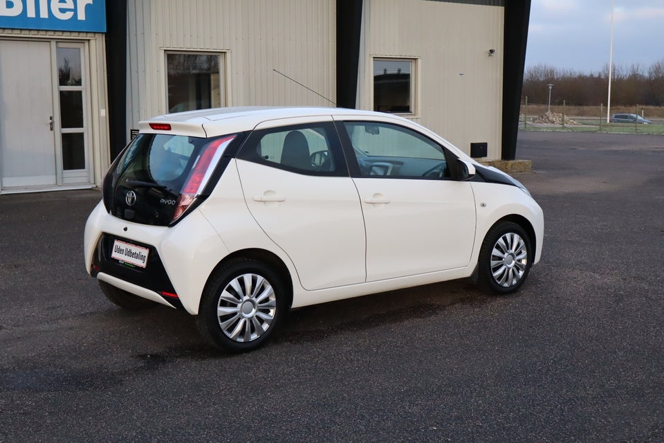 Toyota Aygo 1,0 VVT-i x-clusiv 5d