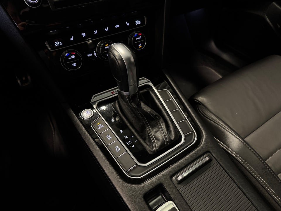 VW Passat 2,0 TDi 240 R-line Variant DSG 4Motion 5d