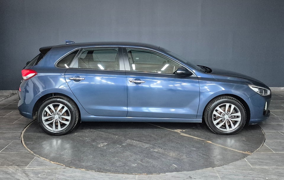 Hyundai i30 1,6 CRDi 110 Trend DCT 5d