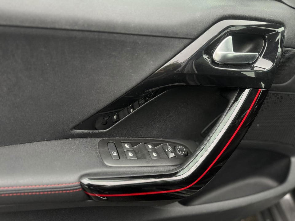 Peugeot 2008 1,6 BlueHDi 120 GT Line Sky 5d