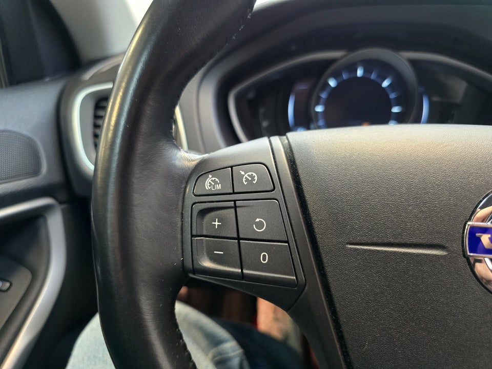 Volvo V40 1,6 D2 115 Kinetic 5d