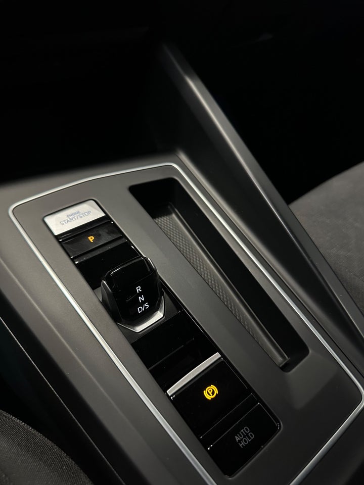 VW Golf VIII 1,5 eTSi 130 Life Variant DSG 5d