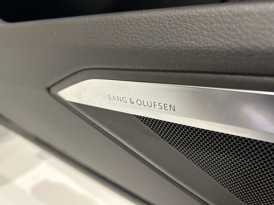 Audi e-tron S quattro 5d