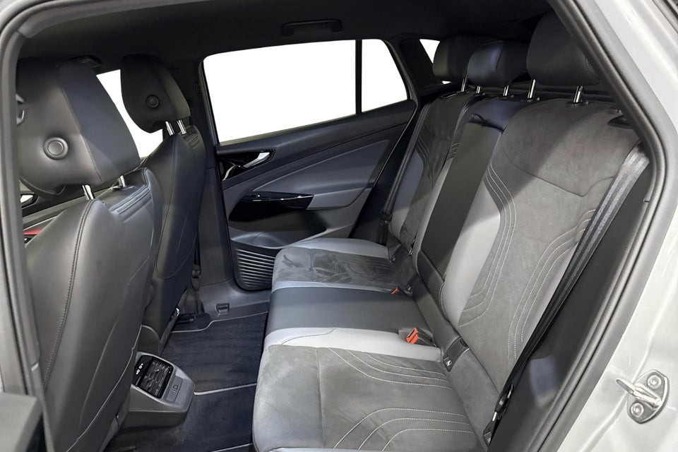 VW ID.4 77 Pro Performance 75 Years Edition 5d