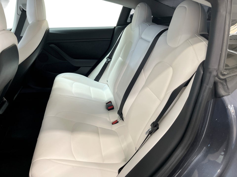 Tesla Model 3 Long Range AWD 4d